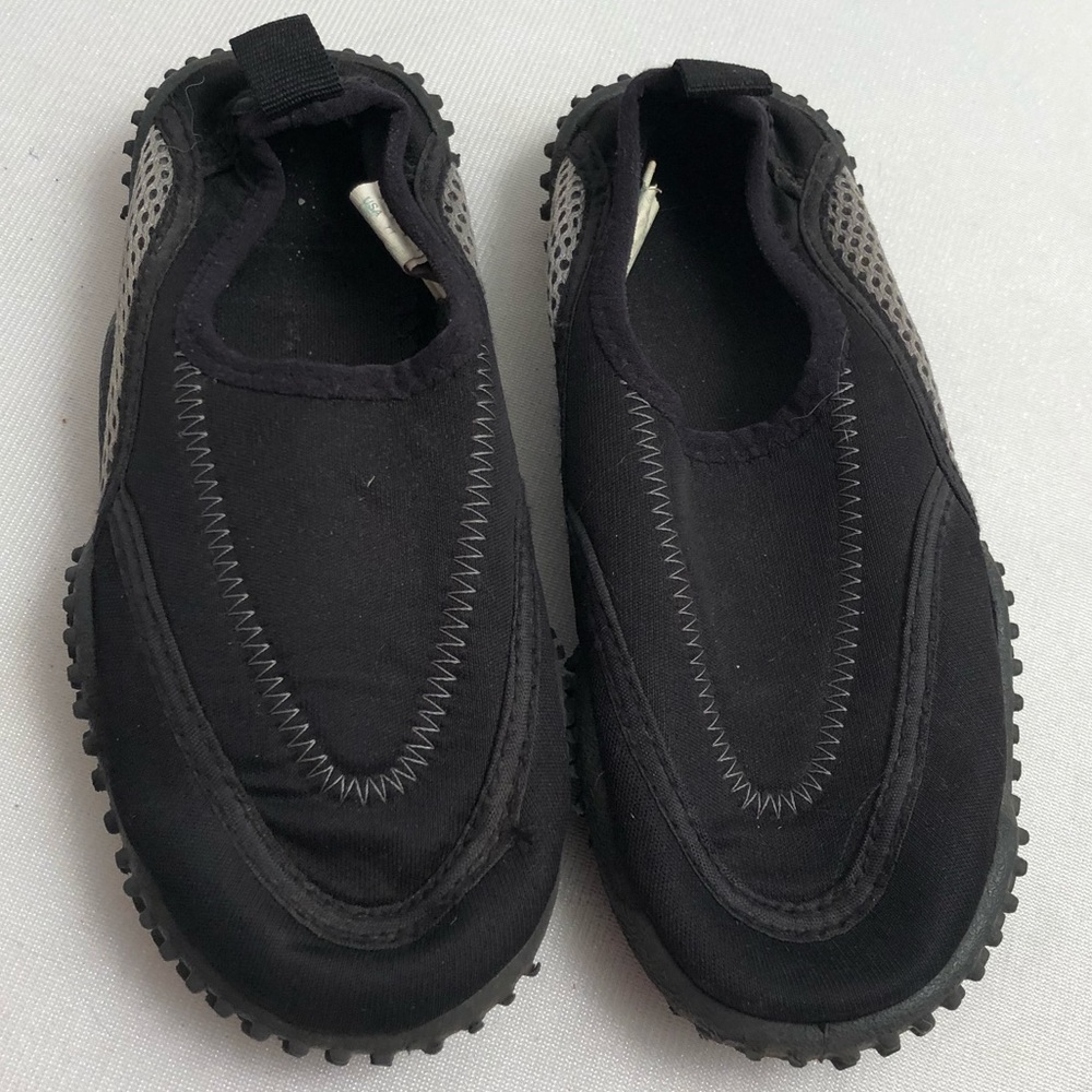 Old navy black slip on water shoes